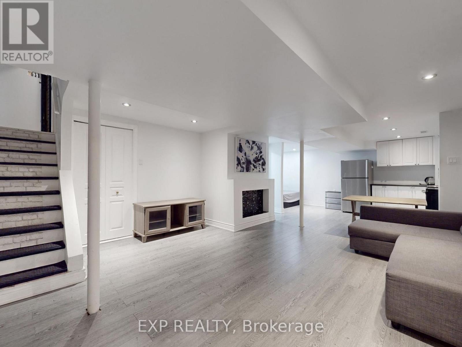 98 Lowther Avenue, Richmond Hill, ON - Indoor