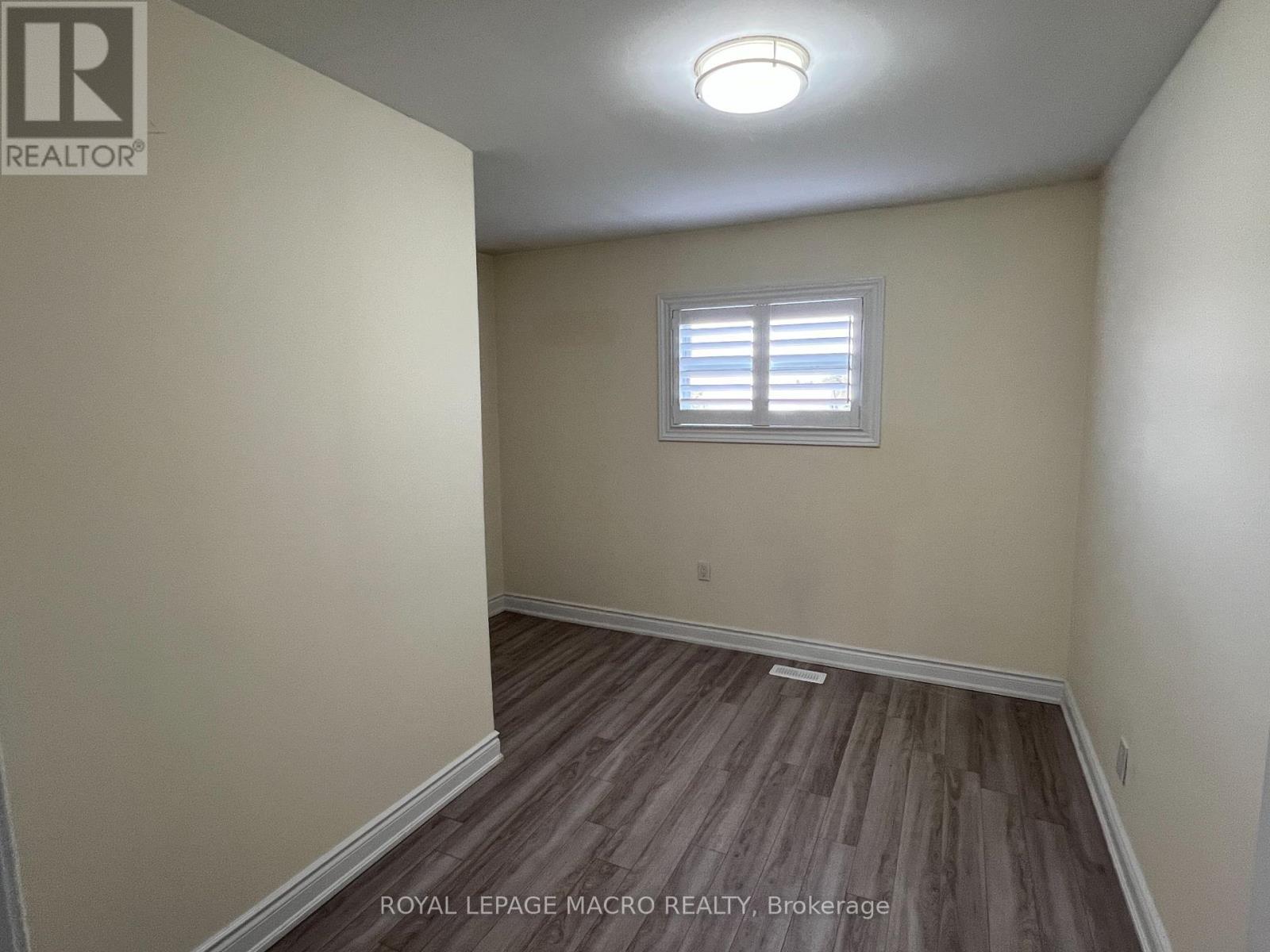 1032 Mud Street E, Hamilton, ON - Indoor Photo Showing Other Room