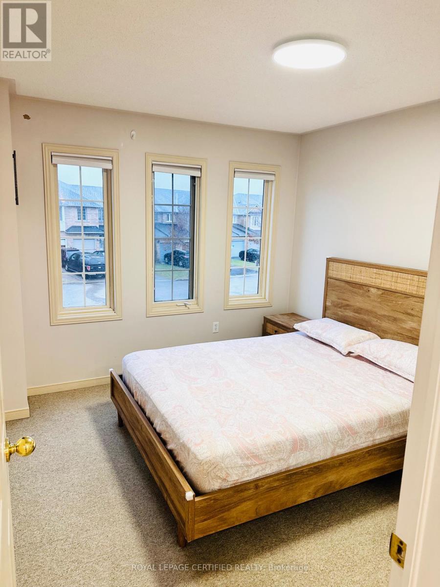 4490 Victory Court, Burlington, ON - Indoor Photo Showing Bedroom