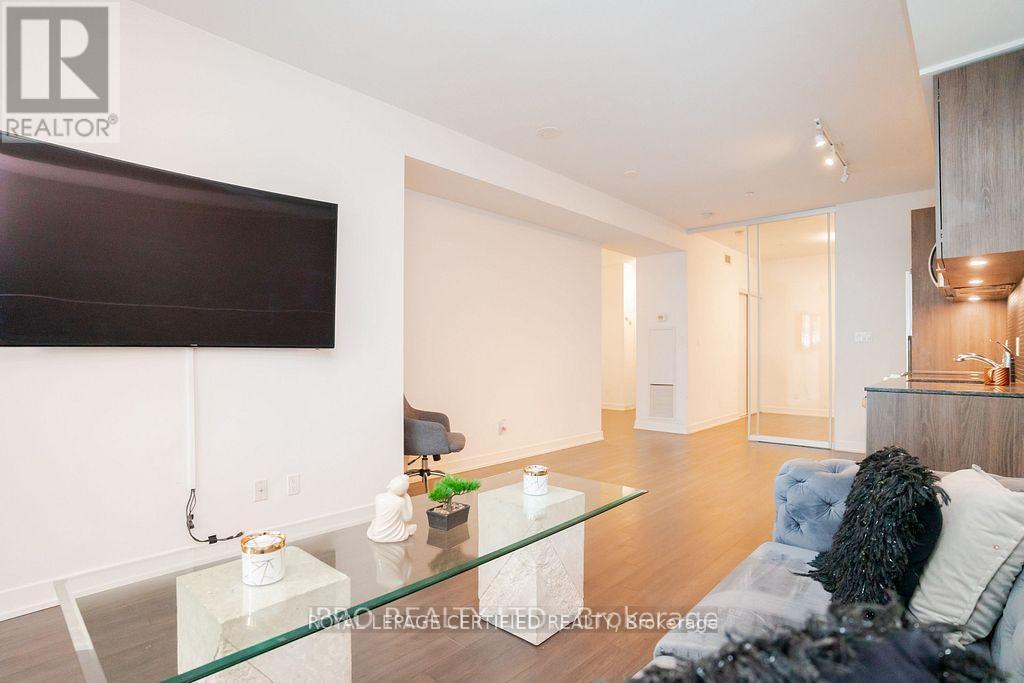 407 - 30 Ordnance Street, Toronto, ON - Indoor