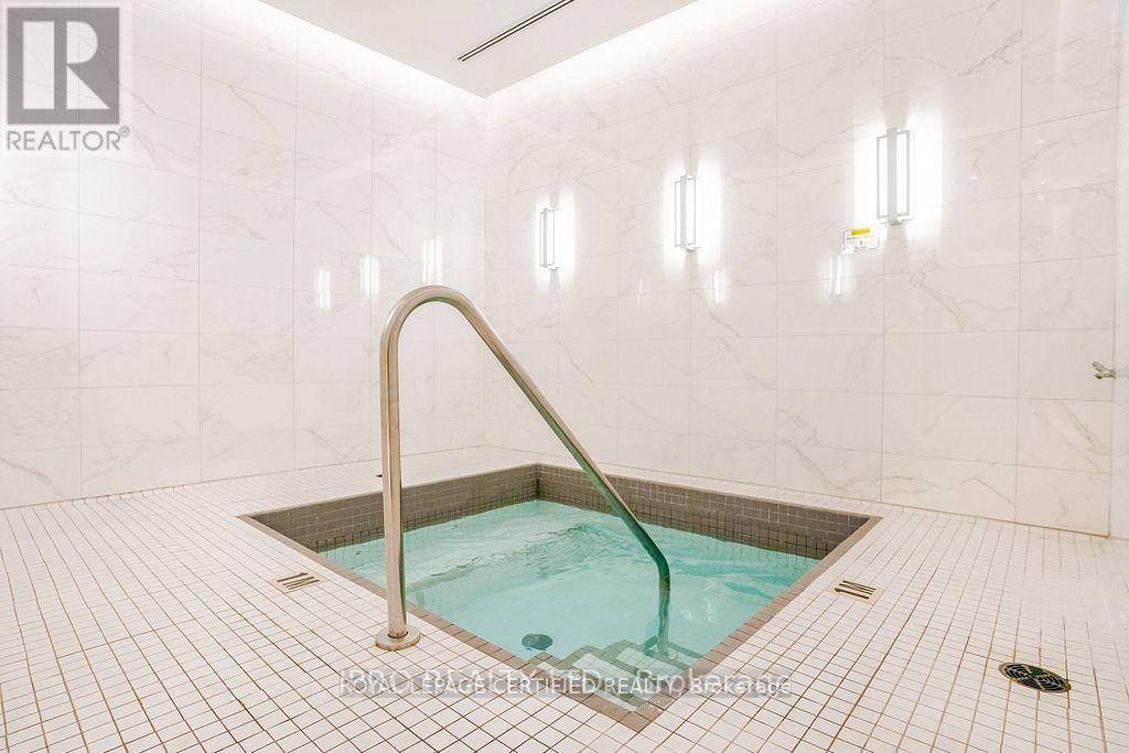 407 - 30 Ordnance Street, Toronto, ON - Indoor Photo Showing Bathroom