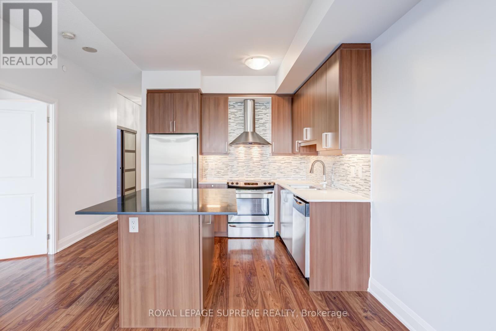 703 - 35 Fontenay Court, Toronto, ON - Indoor Photo Showing Kitchen With Upgraded Kitchen