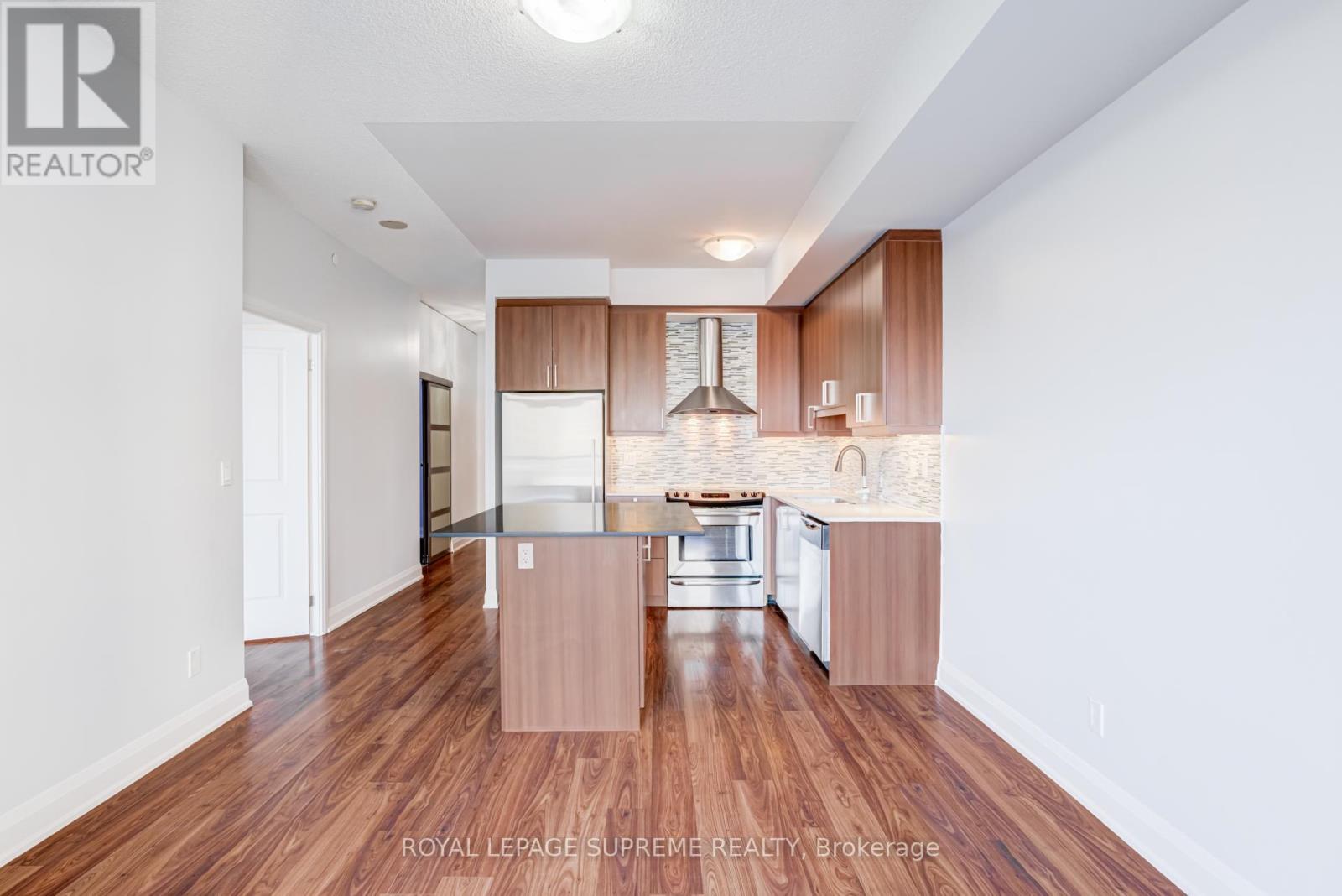 703 - 35 Fontenay Court, Toronto, ON - Indoor Photo Showing Kitchen With Upgraded Kitchen