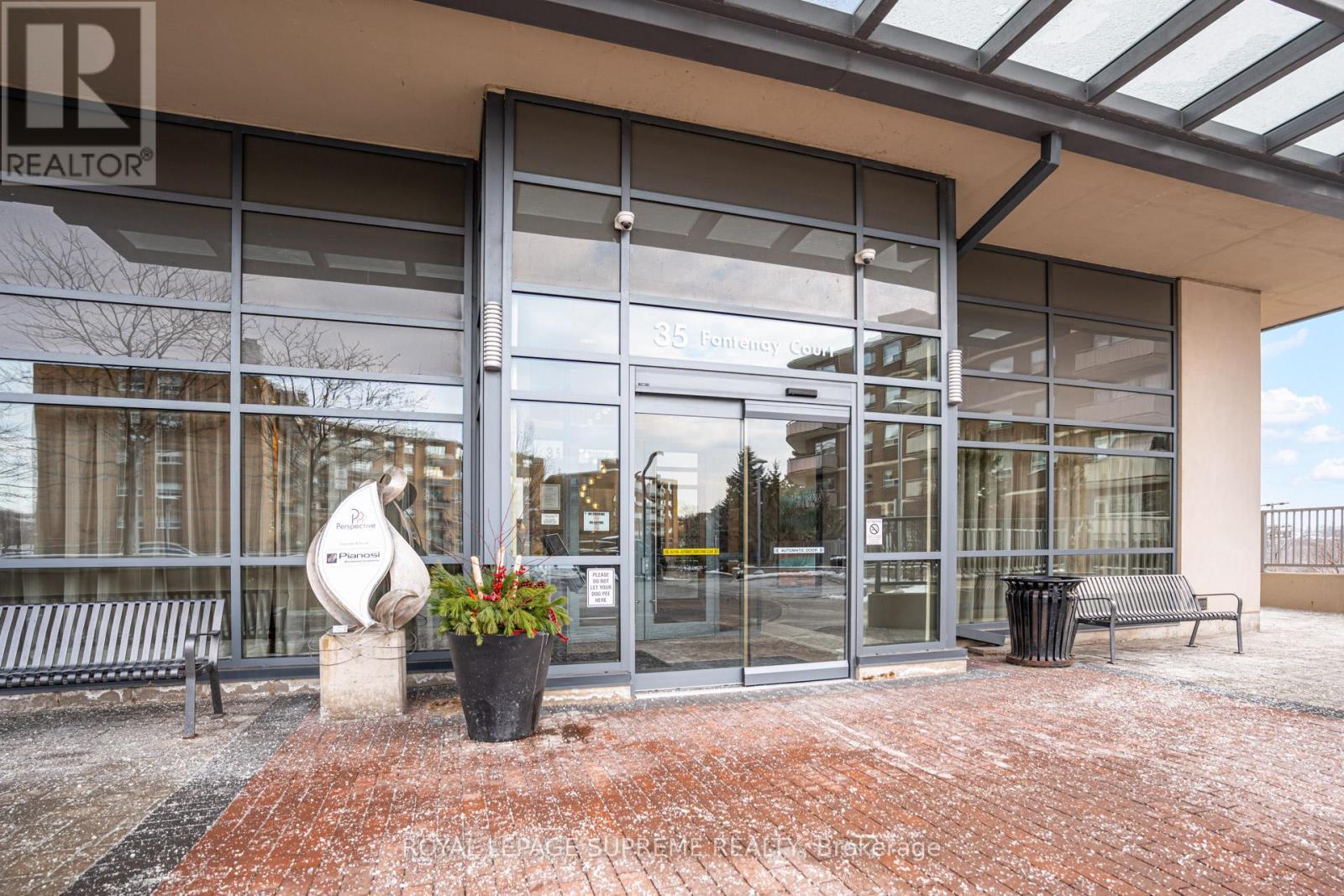 703 - 35 Fontenay Court, Toronto, ON - Outdoor