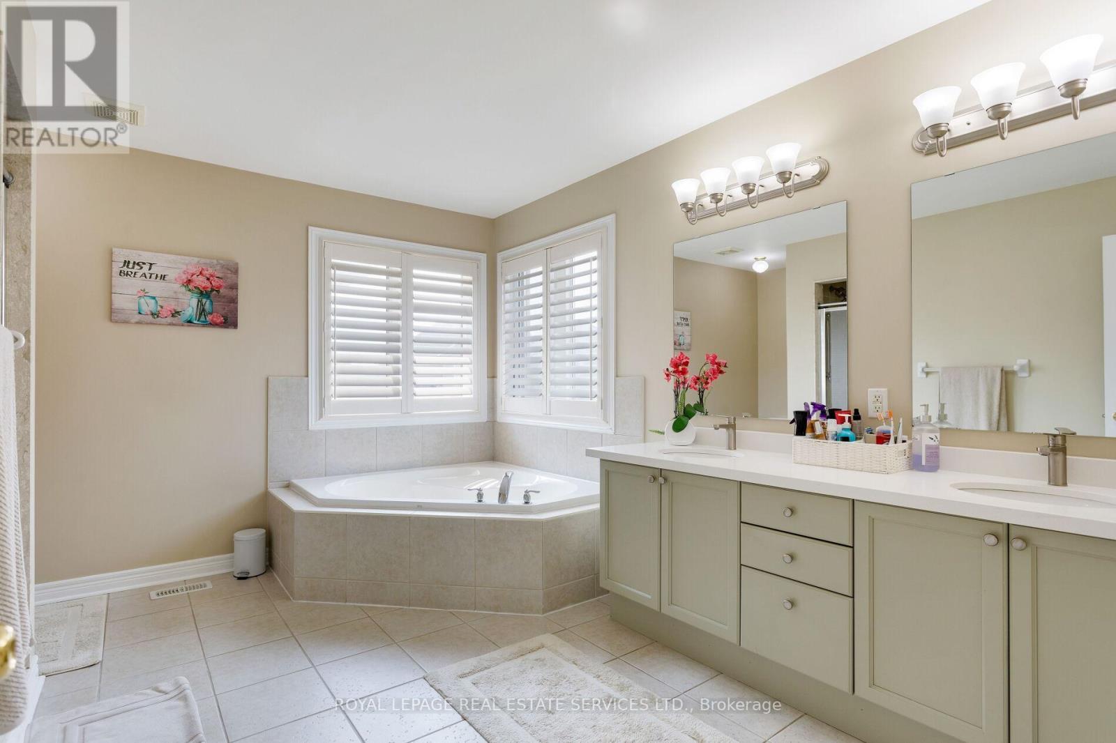 3137 Countess Crescent, Mississauga, ON - Indoor Photo Showing Bathroom