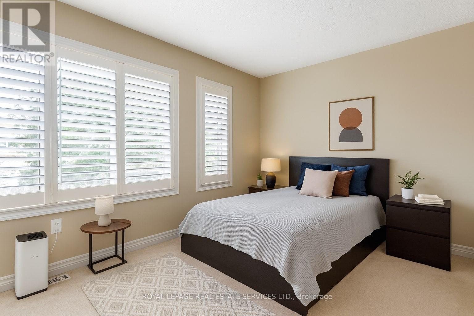 3137 Countess Crescent, Mississauga, ON - Indoor Photo Showing Bedroom