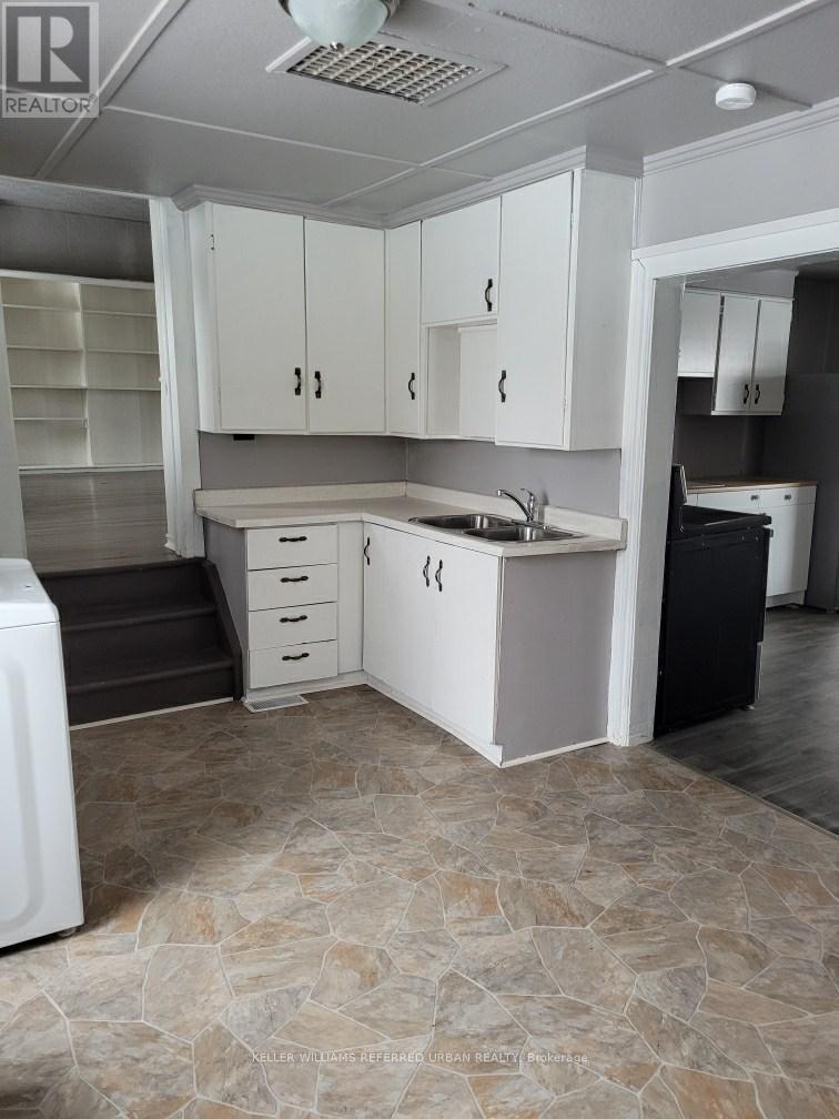 1004 Brock Road, Frontenac, ON - Indoor Photo Showing Other Room