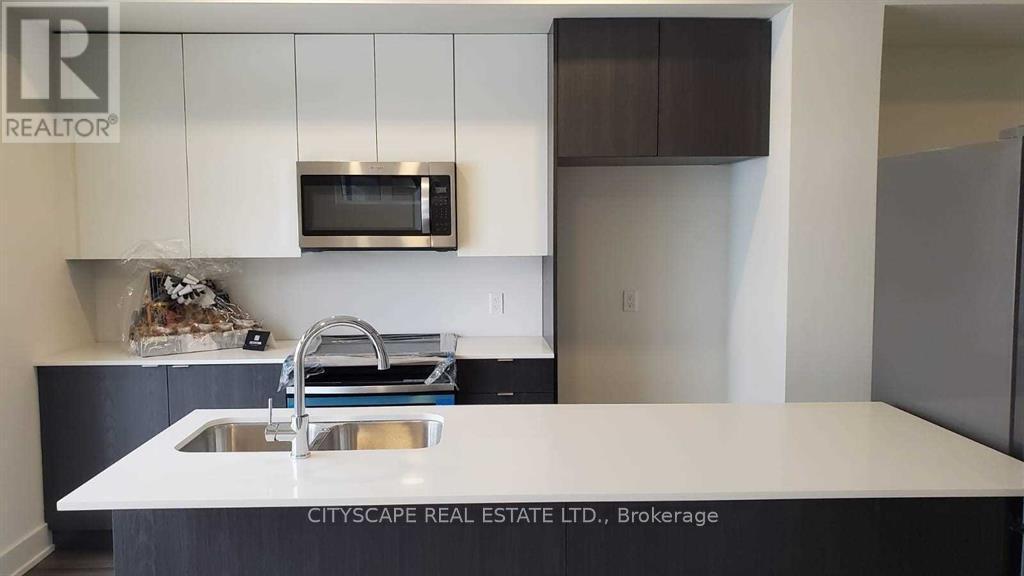 6 - 107 Concession Street, Cambridge, ON - Indoor Photo Showing Kitchen With Double Sink With Upgraded Kitchen