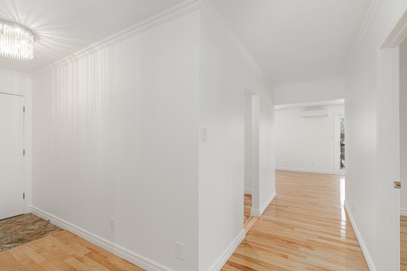 Passageway - 310-365 Rue St-Jean-Baptiste, Beloeil, QC - Indoor Photo Showing Other Room