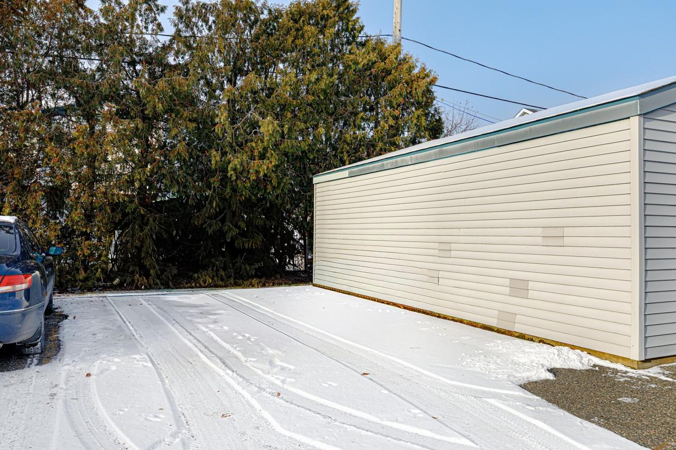 Parking - 310-365 Rue St-Jean-Baptiste, Beloeil, QC - Outdoor