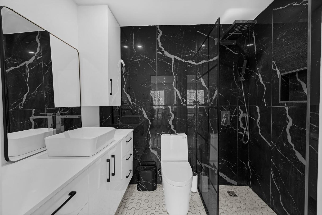 Ensuite bathroom - Ph806-3455 Rue Drummond, Montréal (Ville-Marie), QC - Indoor
