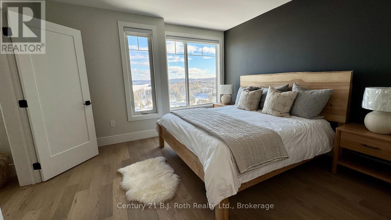 302 - 11 Treetops Lane, Huntsville (Chaffey), ON - Indoor Photo Showing Bedroom