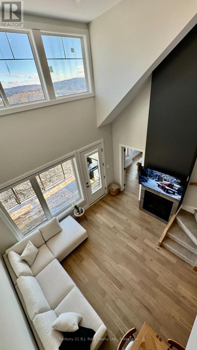 302 - 11 Treetops Lane, Huntsville (Chaffey), ON - Indoor