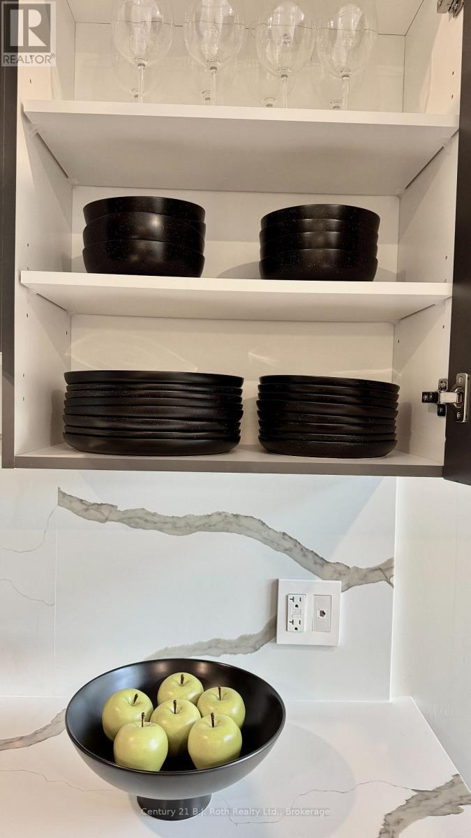 302 - 11 Treetops Lane, Huntsville (Chaffey), ON - Indoor Photo Showing Kitchen