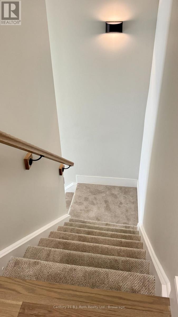 302 - 11 Treetops Lane, Huntsville (Chaffey), ON - Indoor Photo Showing Other Room