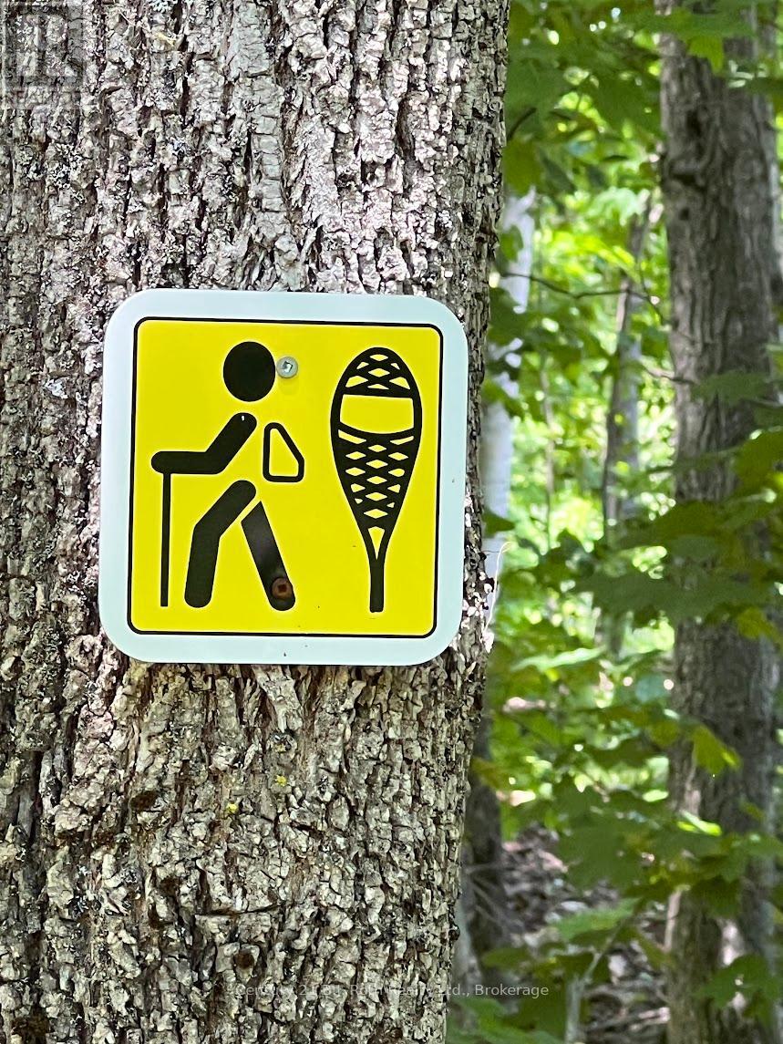 HIKING TRAILS - 302 - 11 Treetops Lane, Huntsville (Chaffey), ON -