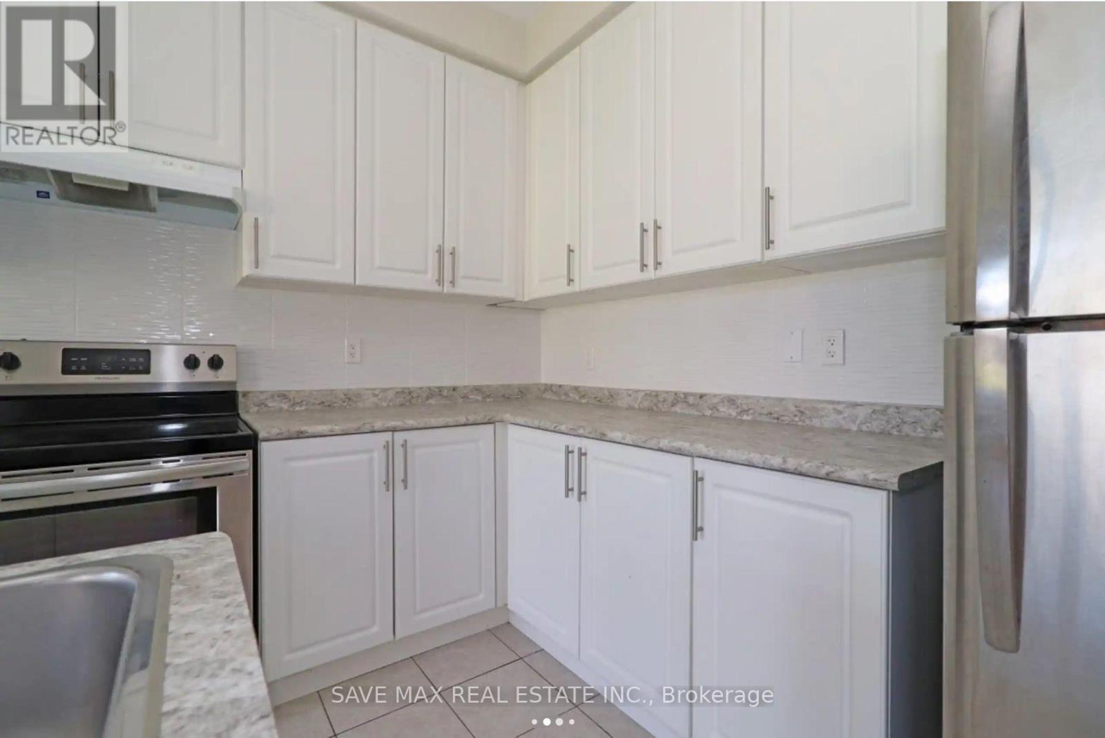 1251 Graham Clapp Avenue, Oshawa, ON - Indoor Photo Showing Kitchen