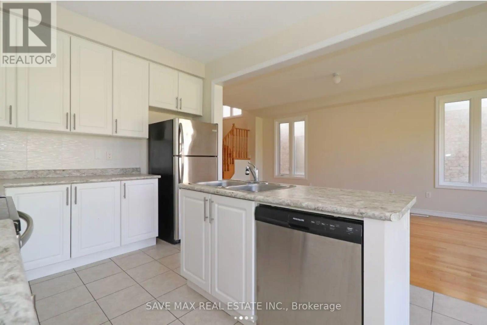 1251 Graham Clapp Avenue, Oshawa, ON - Indoor Photo Showing Kitchen With Double Sink