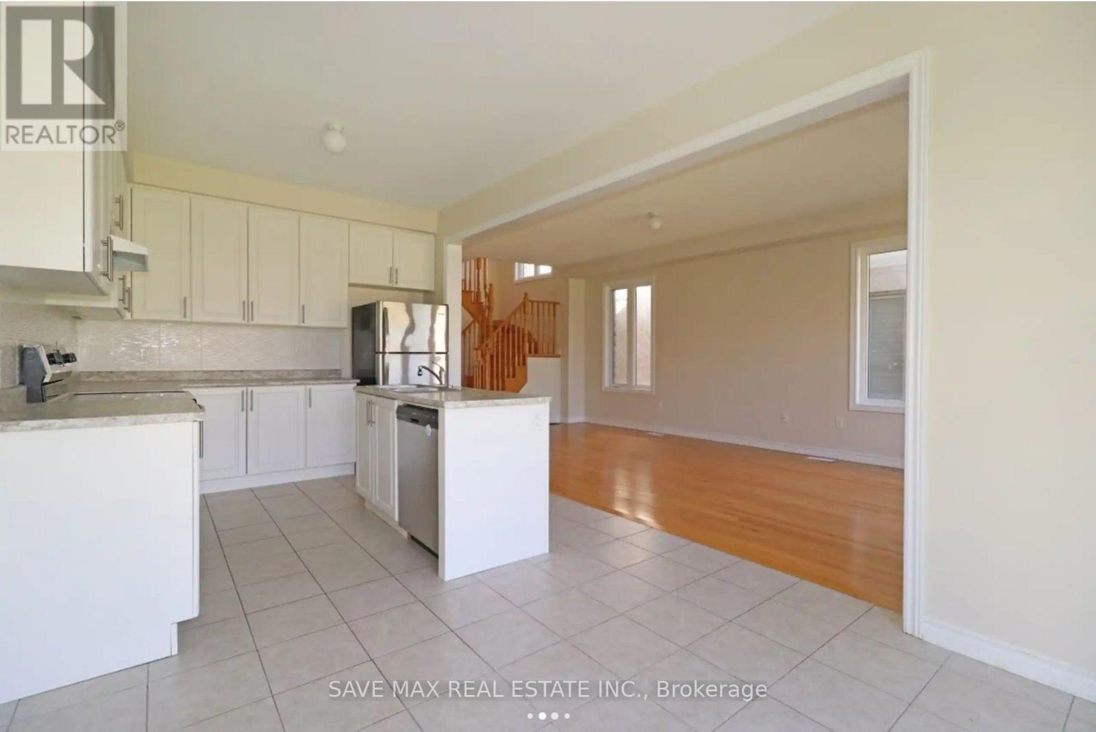 1251 Graham Clapp Avenue, Oshawa, ON - Indoor Photo Showing Kitchen