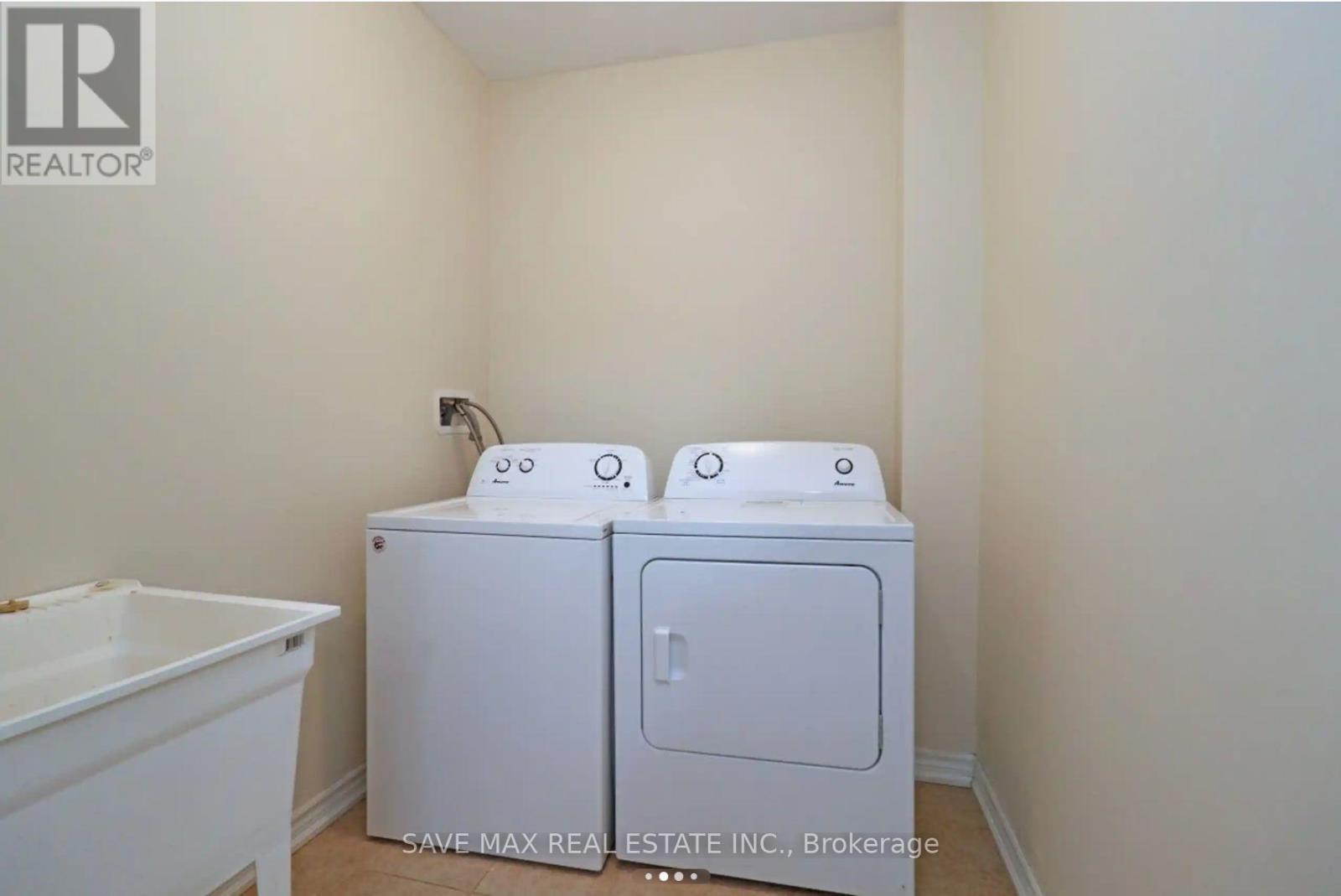 1251 Graham Clapp Avenue, Oshawa, ON - Indoor Photo Showing Laundry Room