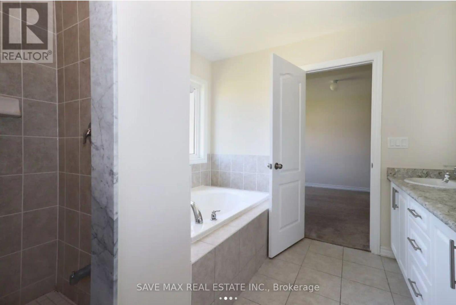 1251 Graham Clapp Avenue, Oshawa, ON - Indoor Photo Showing Bathroom