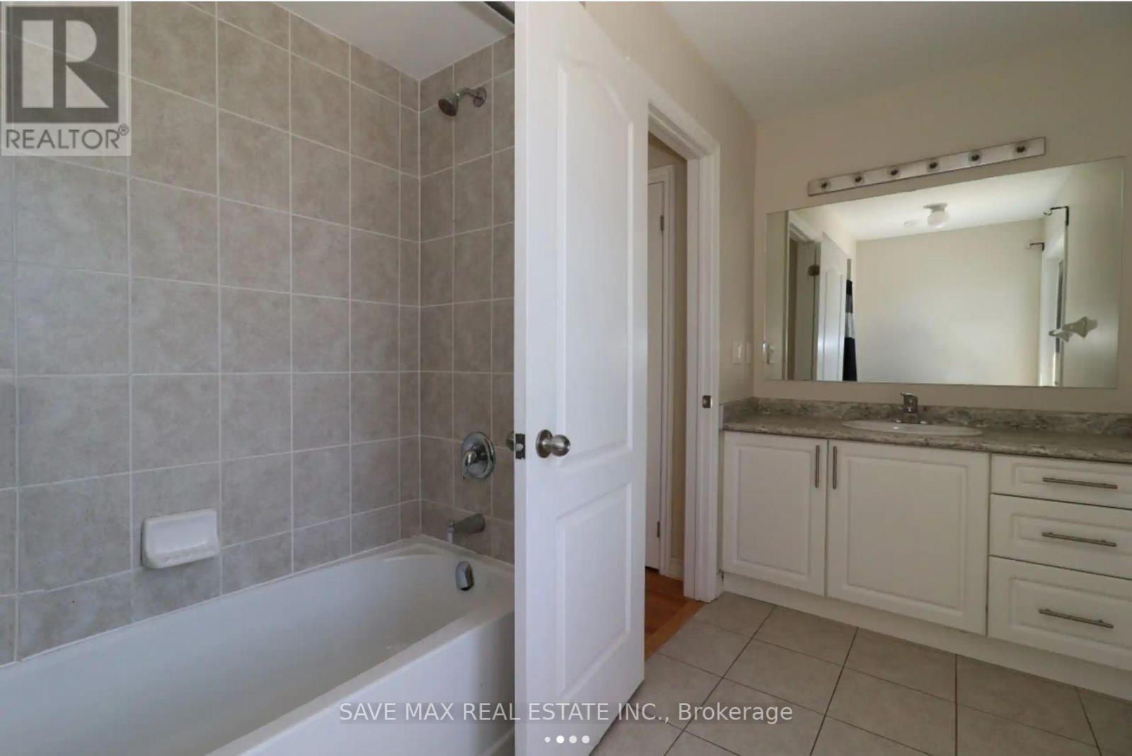 1251 Graham Clapp Avenue, Oshawa, ON - Indoor Photo Showing Bathroom