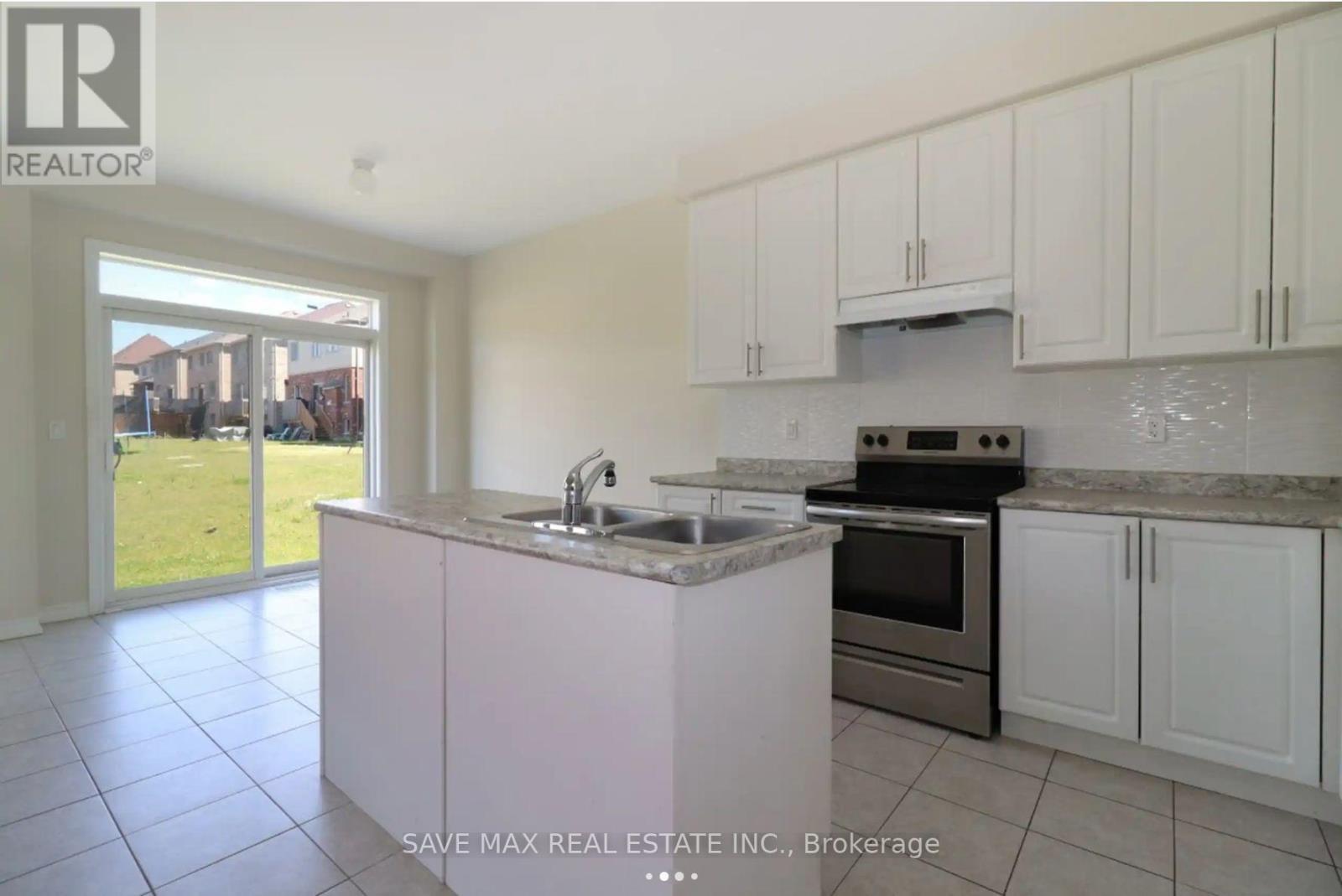 1251 Graham Clapp Avenue, Oshawa, ON - Indoor Photo Showing Kitchen With Double Sink
