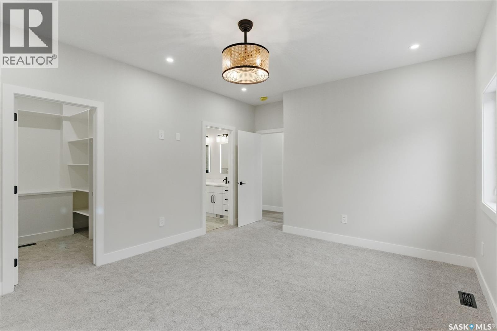 602 Weir Crescent, Warman, SK - Indoor Photo Showing Other Room