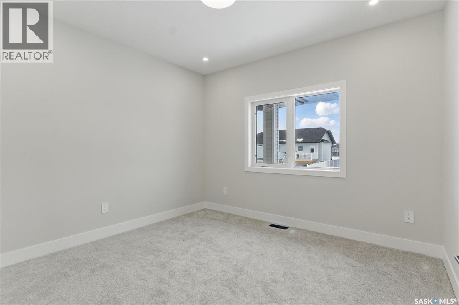 602 Weir Crescent, Warman, SK - Indoor Photo Showing Other Room