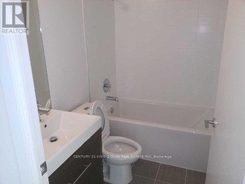 1213 - 70 Forest Manor Road, Toronto, ON - Indoor Photo Showing Bathroom