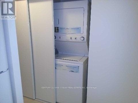1213 - 70 Forest Manor Road, Toronto, ON - Photo Showing Laundry Room