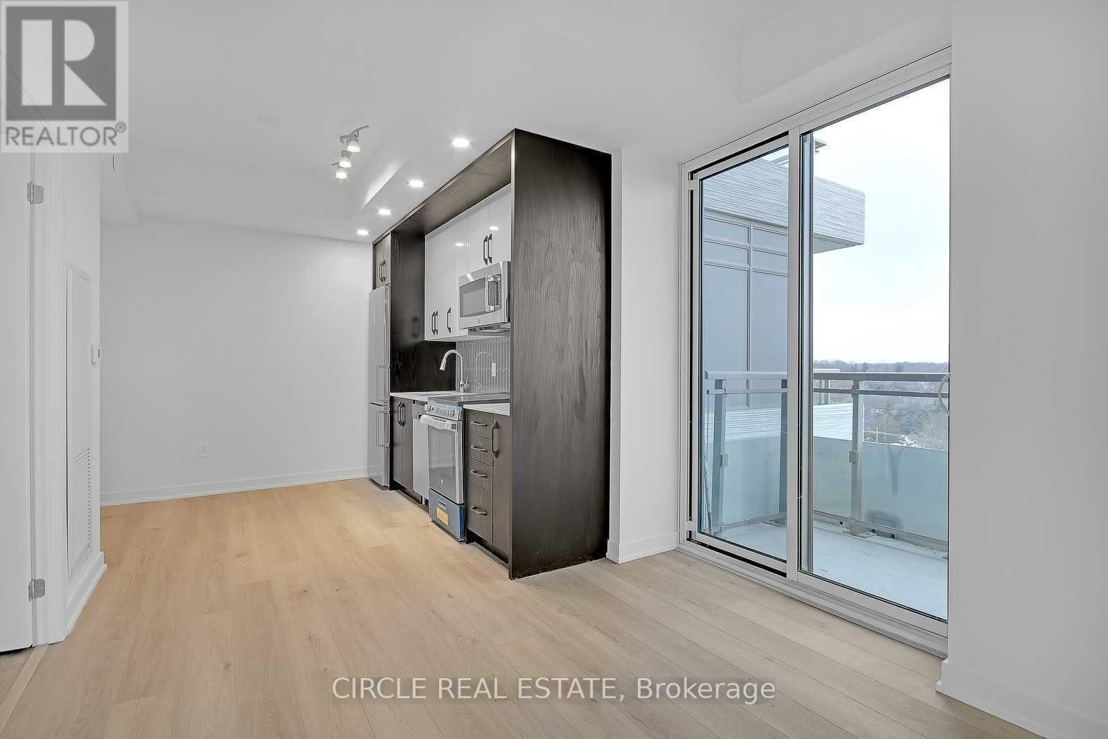 701 - 1 Cardiff Road, Toronto, ON - Indoor