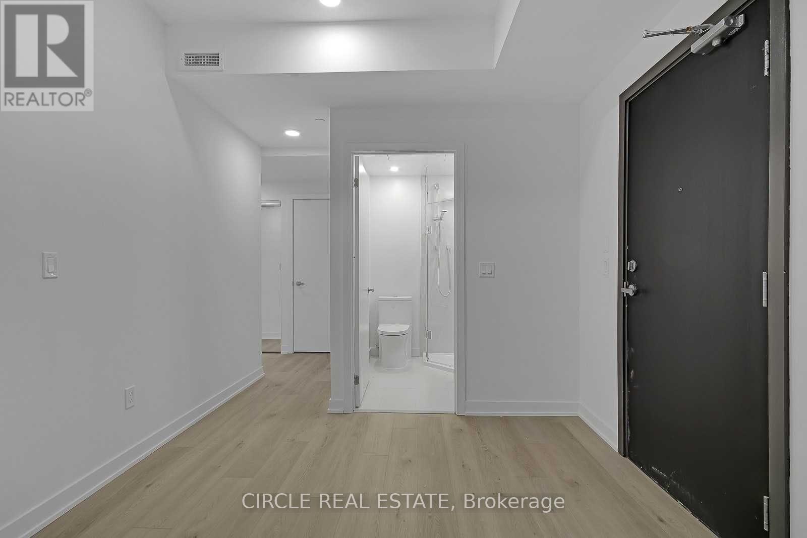 701 - 1 Cardiff Road, Toronto, ON - Indoor Photo Showing Other Room