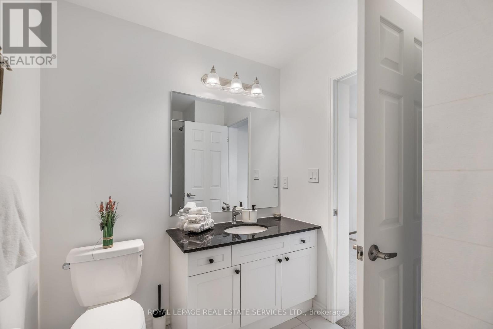 Washroom upper - 1558 Scarlett Trail, Pickering, ON - Indoor Photo Showing Bathroom