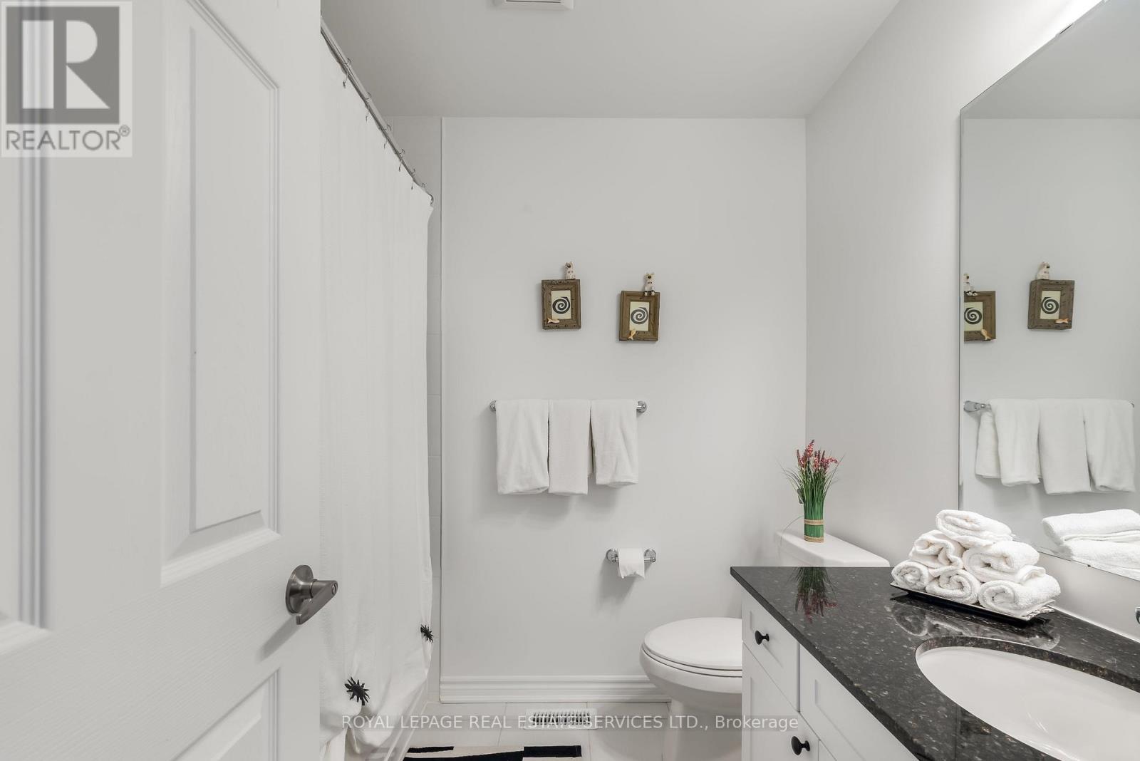 Washroom upper - 1558 Scarlett Trail, Pickering, ON - Indoor Photo Showing Bathroom