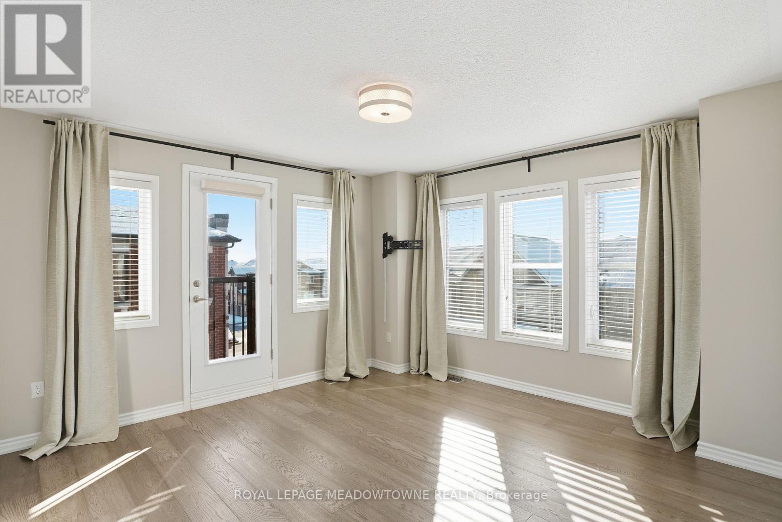 26 - 975 Whitlock Avenue, Milton, ON - Indoor Photo Showing Other Room