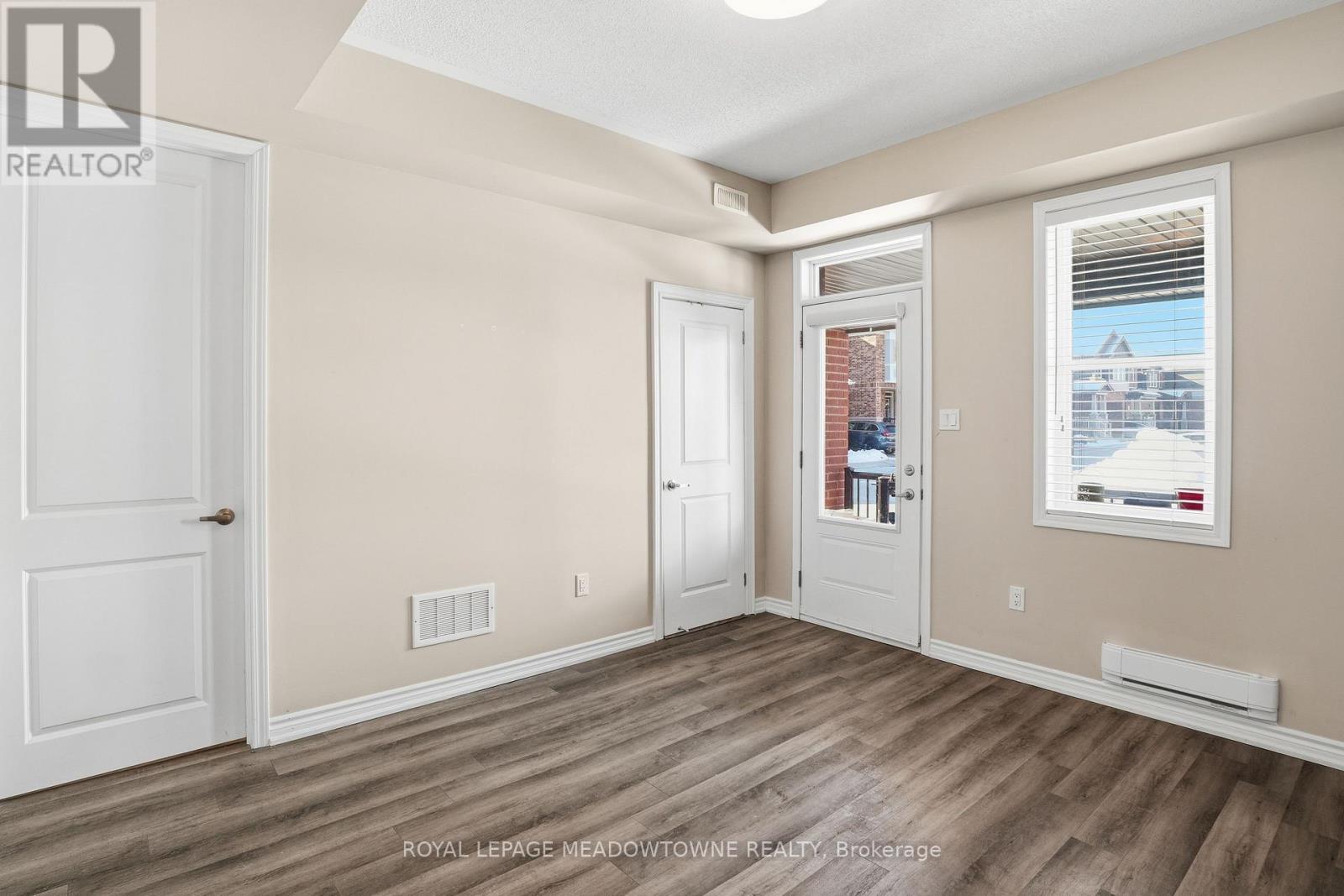 26 - 975 Whitlock Avenue, Milton, ON - Indoor Photo Showing Other Room