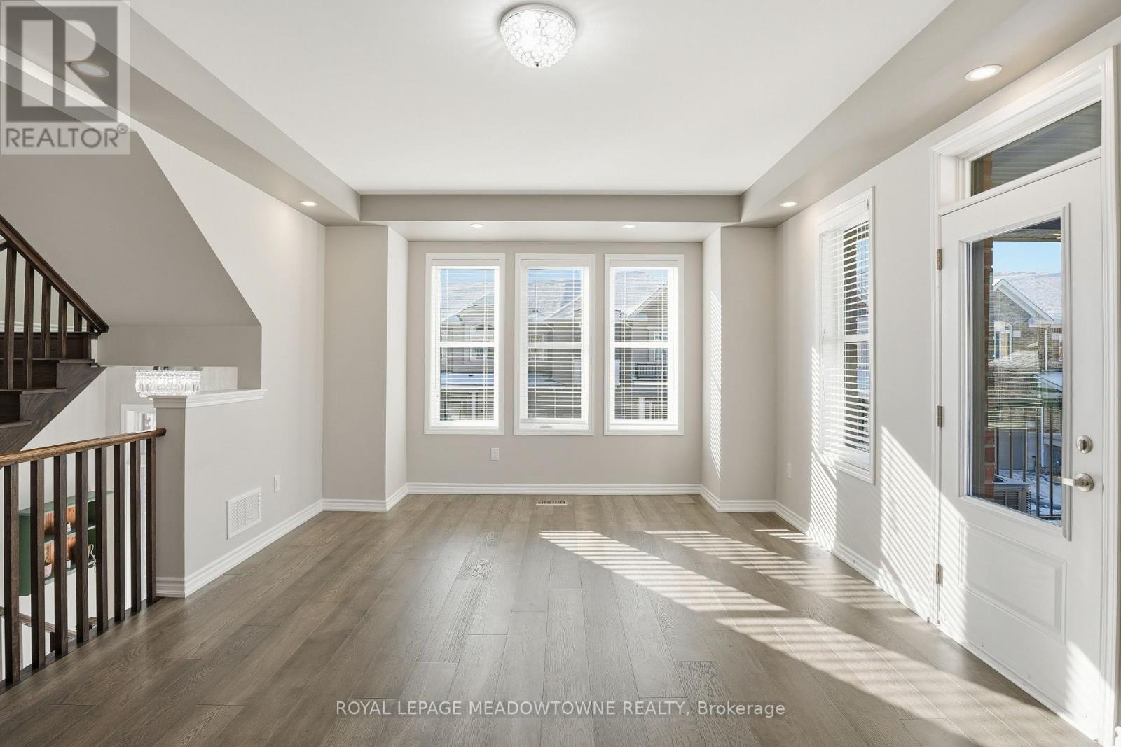 26 - 975 Whitlock Avenue, Milton, ON - Indoor Photo Showing Other Room