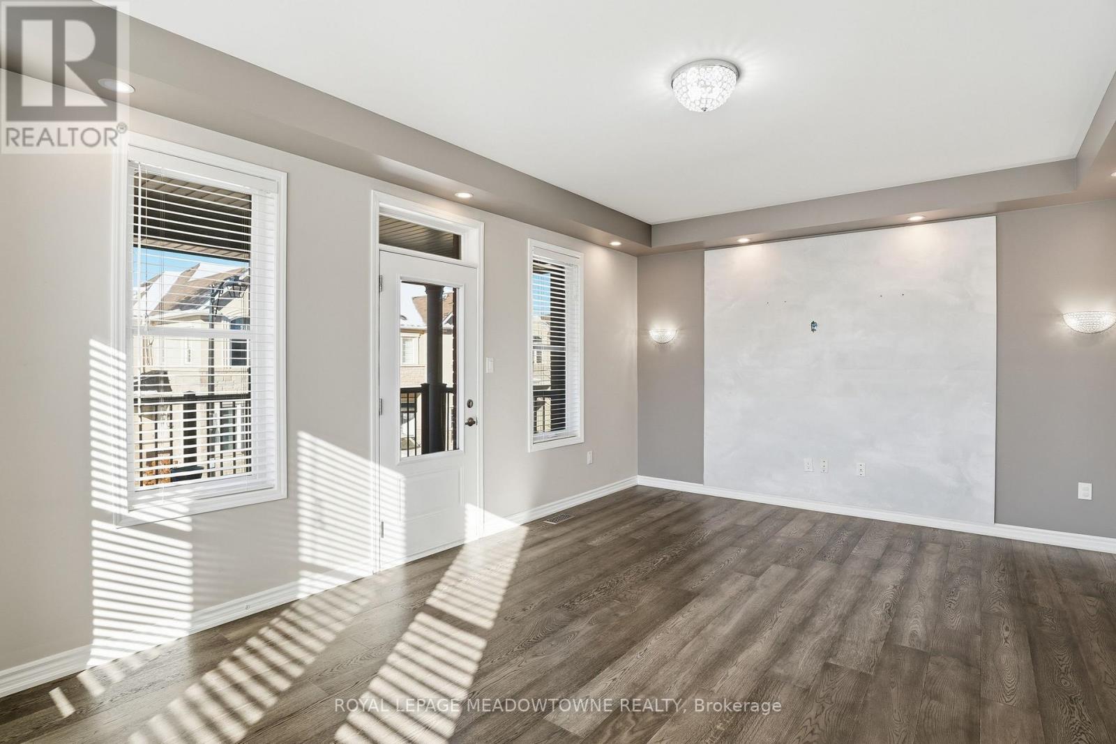 26 - 975 Whitlock Avenue, Milton, ON - Indoor Photo Showing Other Room