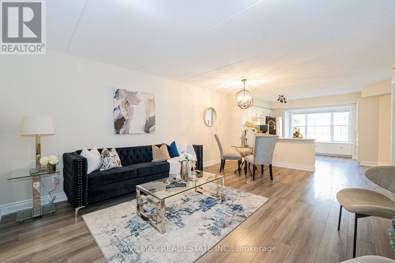 111 - 1491 Maple Avenue, Milton, ON - Indoor Photo Showing Living Room