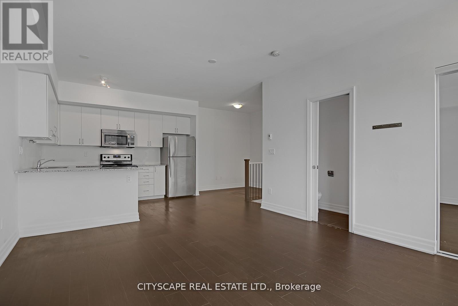 Th - 802 - 57 Macaulay Avenue, Toronto, ON - Indoor Photo Showing Kitchen