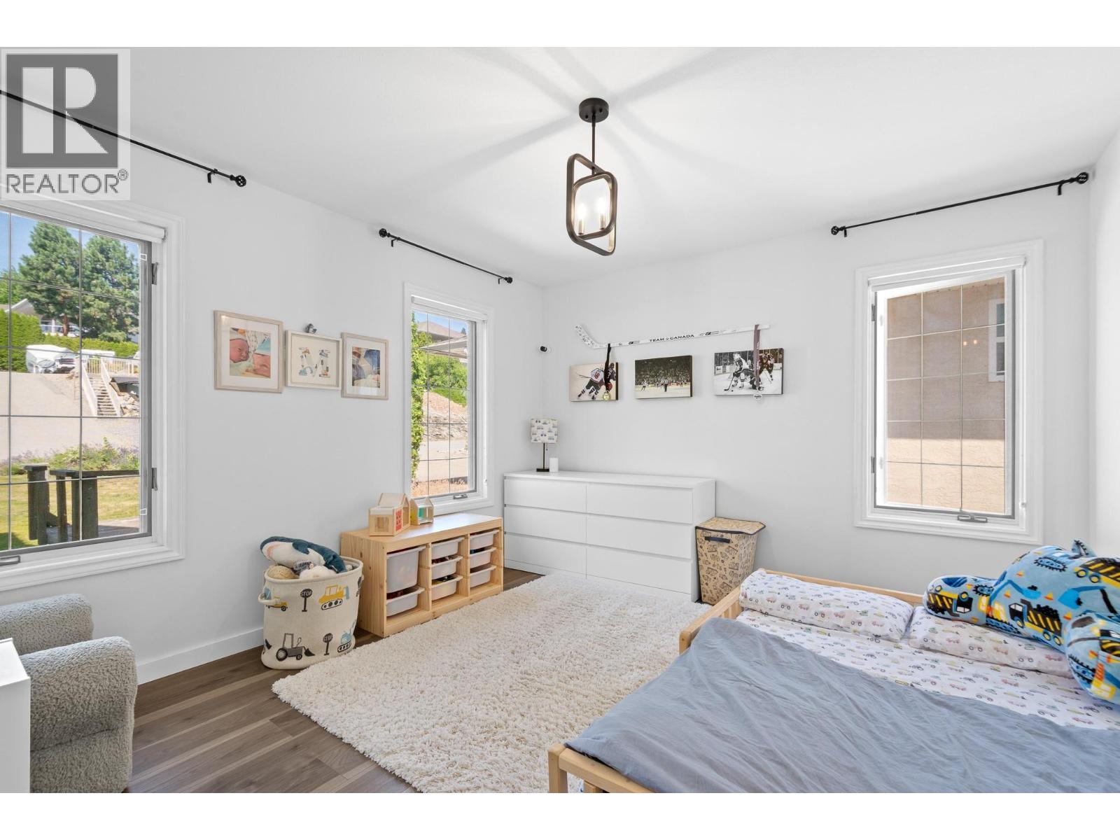 2455 Westwood Drive, Penticton, BC - Indoor Photo Showing Bedroom