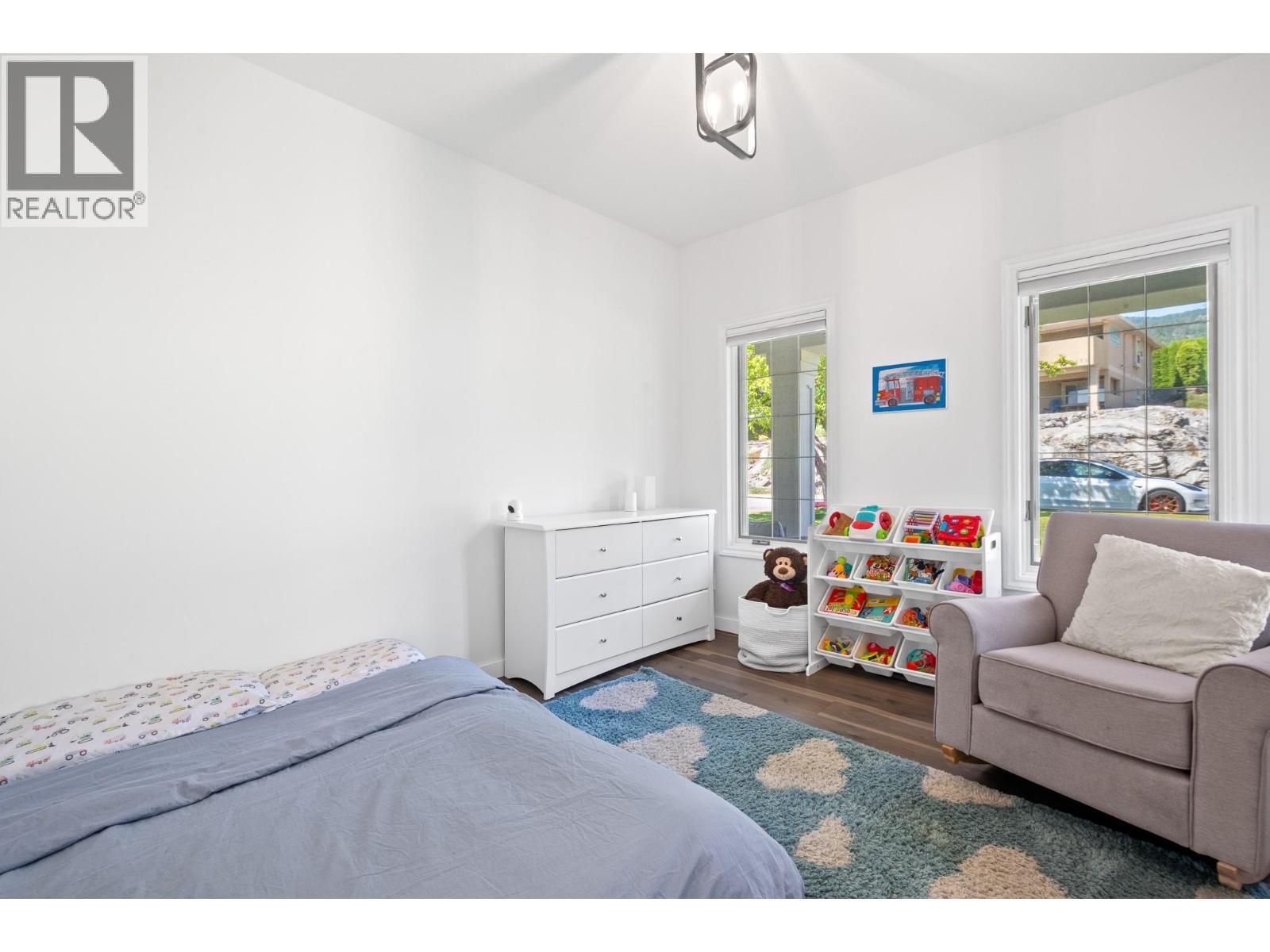 2455 Westwood Drive, Penticton, BC - Indoor Photo Showing Bedroom