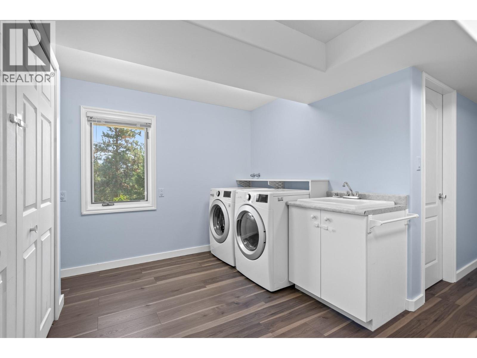 2455 Westwood Drive, Penticton, BC - Indoor Photo Showing Laundry Room