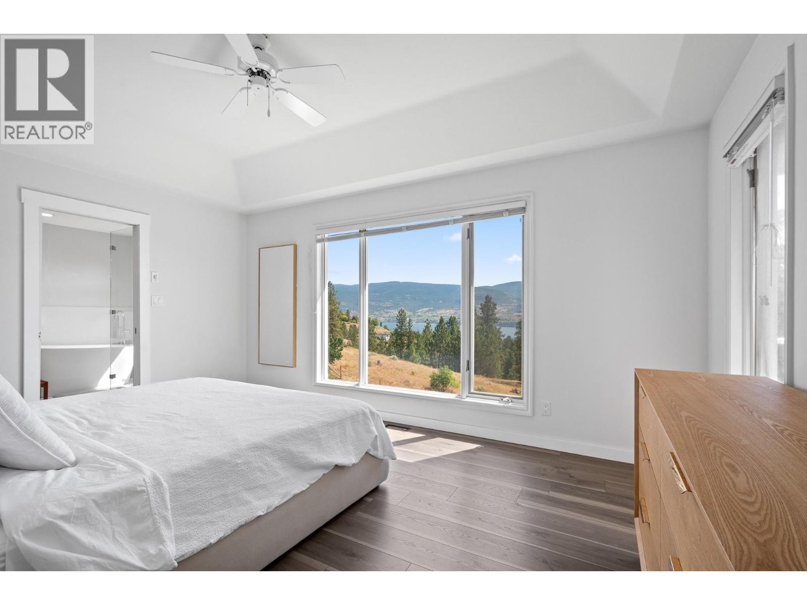 2455 Westwood Drive, Penticton, BC - Indoor Photo Showing Bedroom