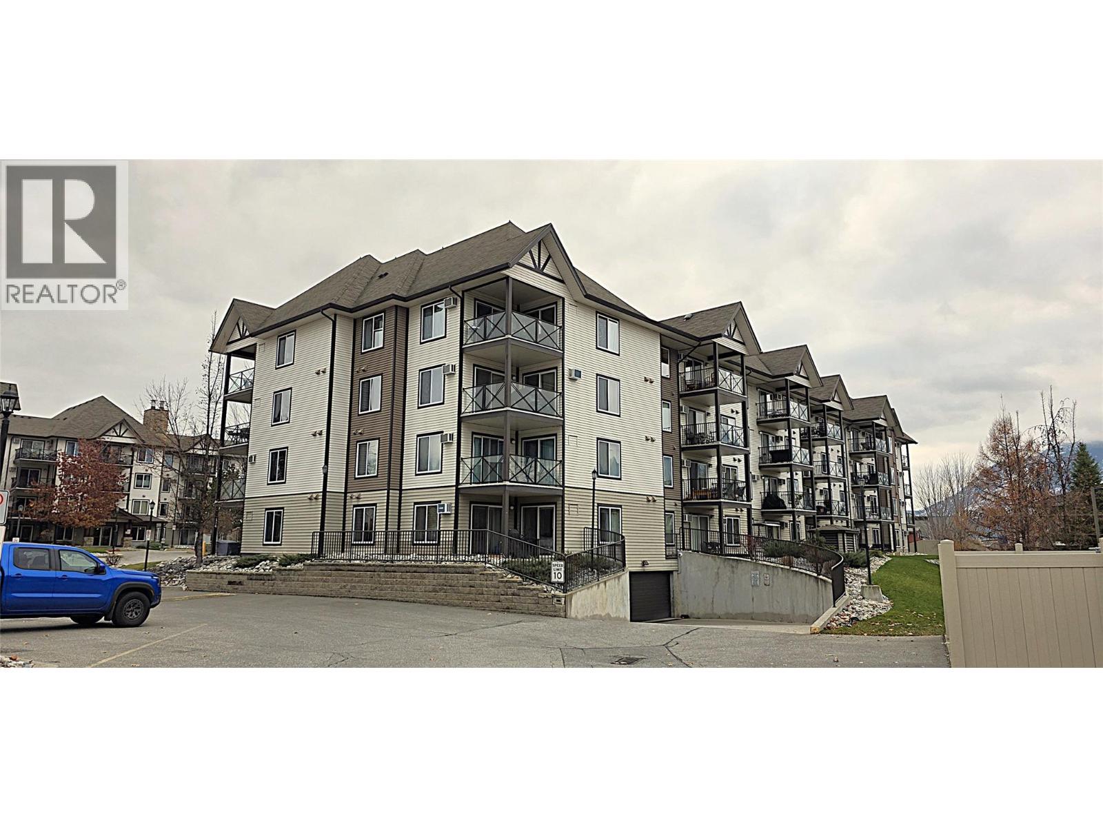 256 Hastings Avenue Unit# 206, Penticton, BC - Outdoor With Facade