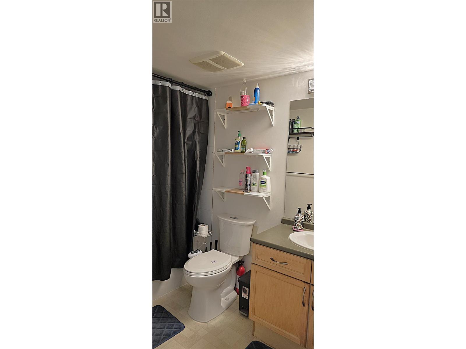 256 Hastings Avenue Unit# 206, Penticton, BC - Indoor Photo Showing Bathroom
