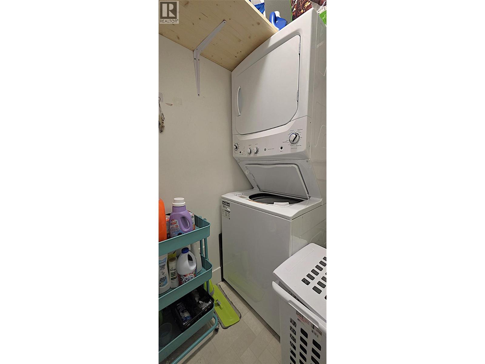 256 Hastings Avenue Unit# 206, Penticton, BC - Indoor Photo Showing Laundry Room