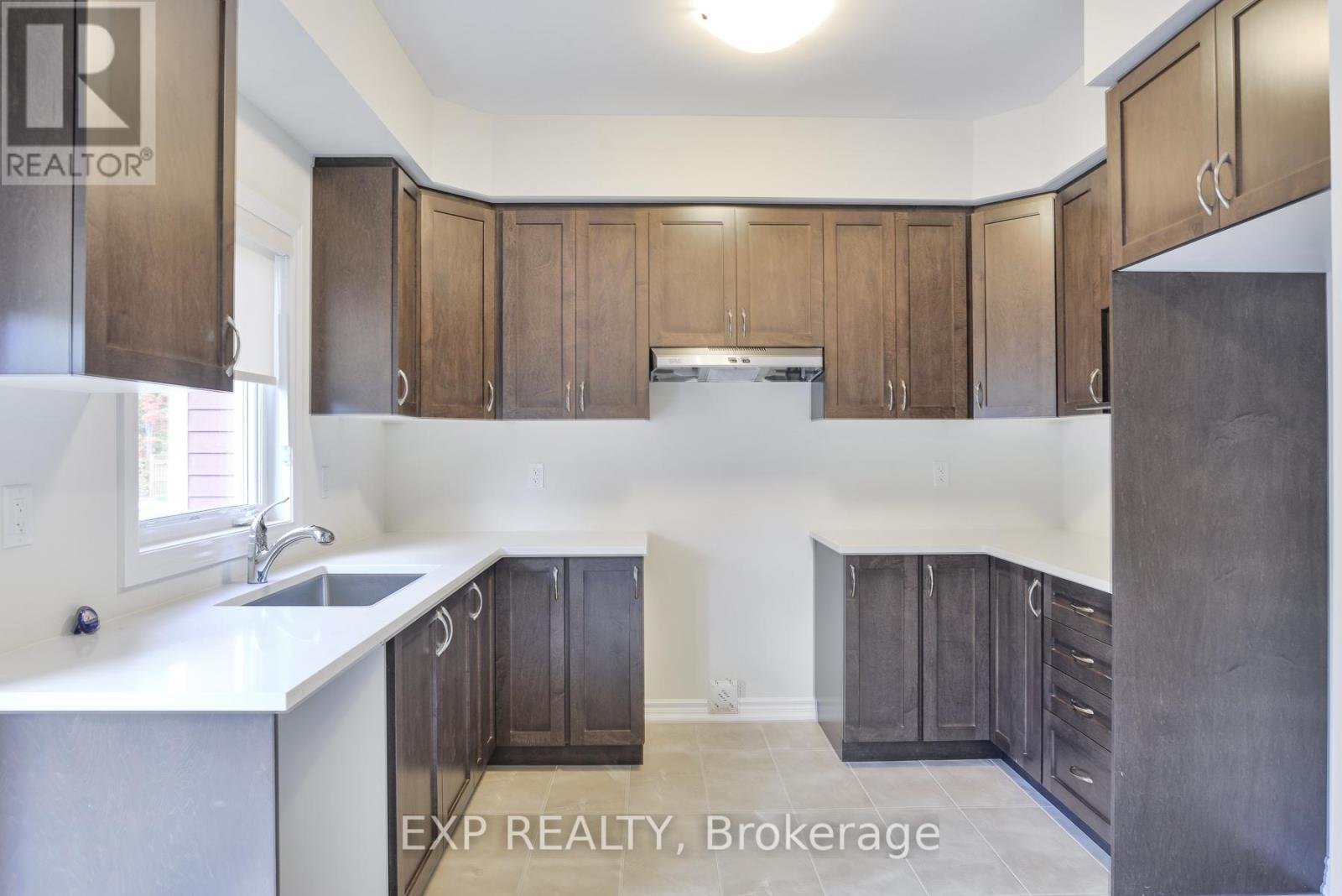 185 Beechwood Forest Lane, Gravenhurst, ON - Indoor Photo Showing Kitchen