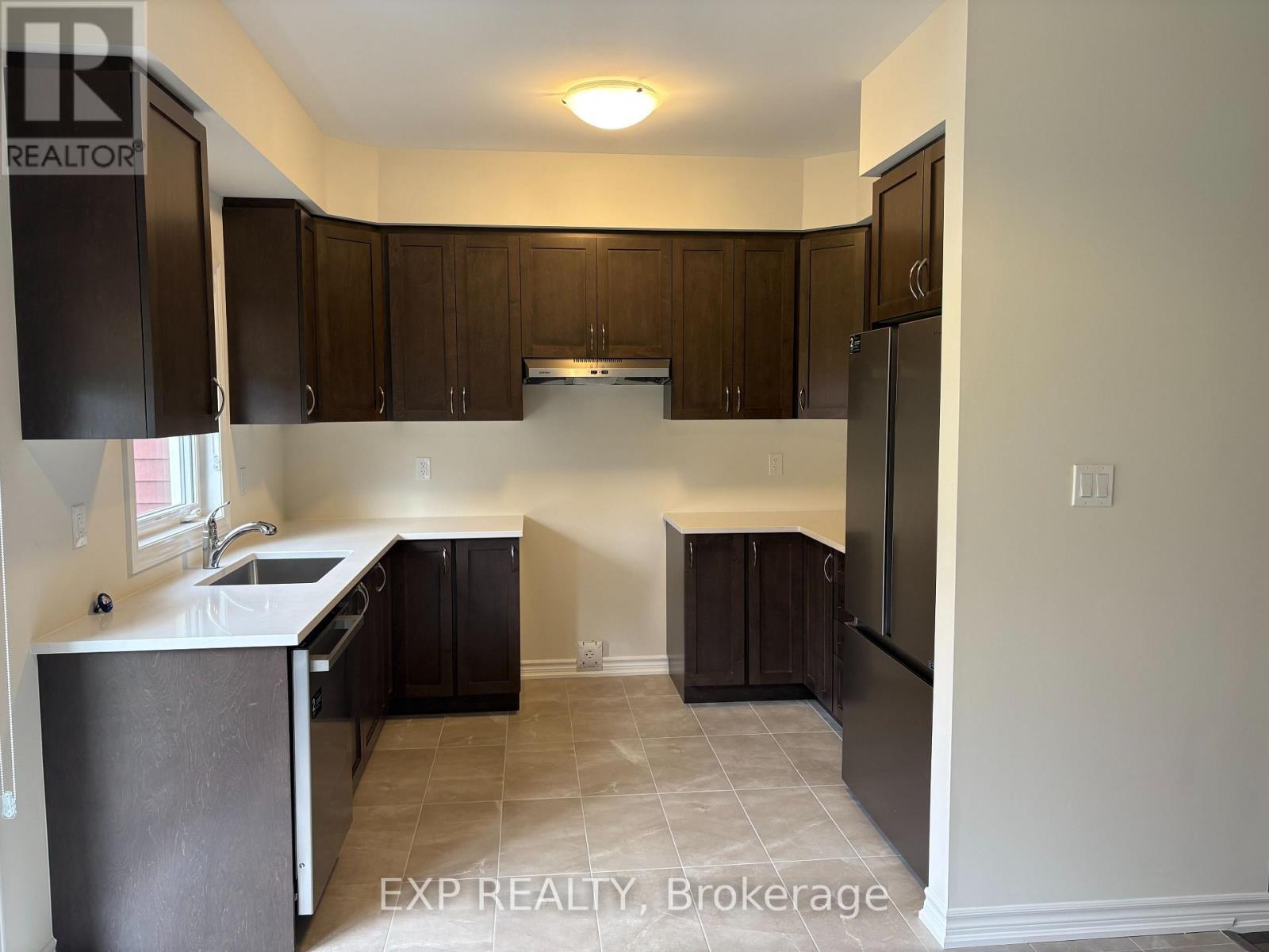 185 Beechwood Forest Lane, Gravenhurst, ON - Indoor Photo Showing Kitchen